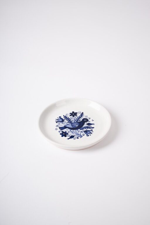 Tanierik majolikový zo zoomorfným motívom – väčší