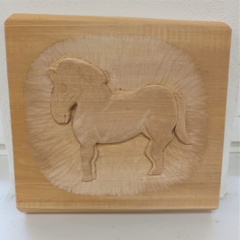 Zobraziť fotografiu Drevorezba – reliéf