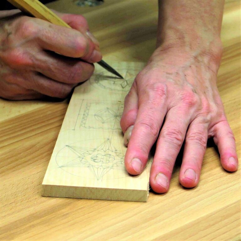 Zobraziť fotografiu Drevorezba – reliéf