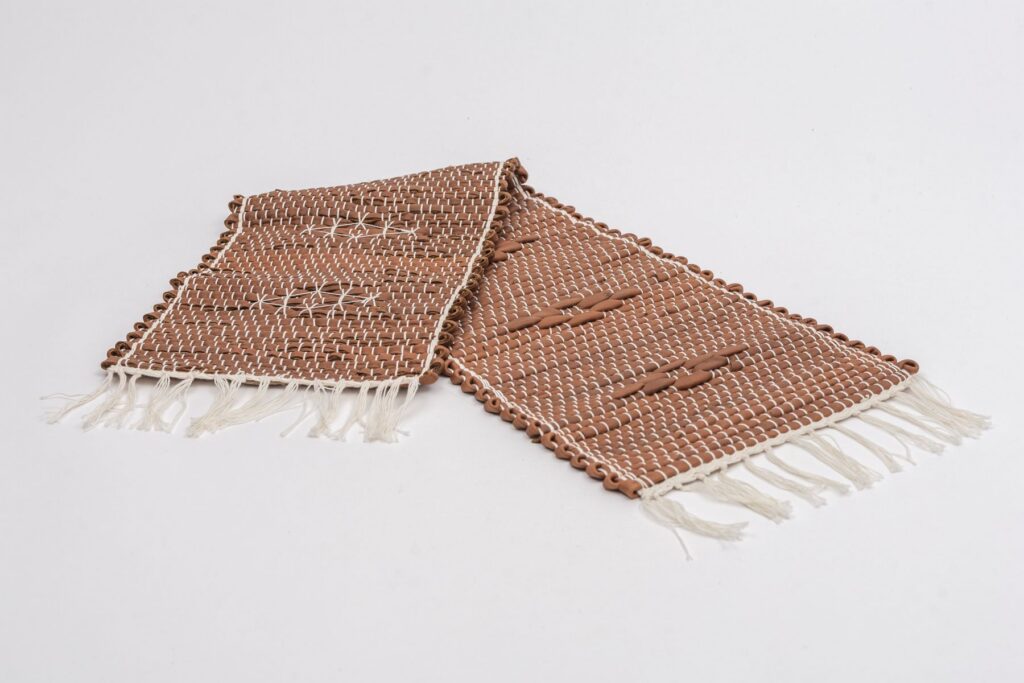 Štóla tkaná z kože – hnedá