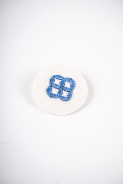 Brošňa vyšívaná z plste väčšia