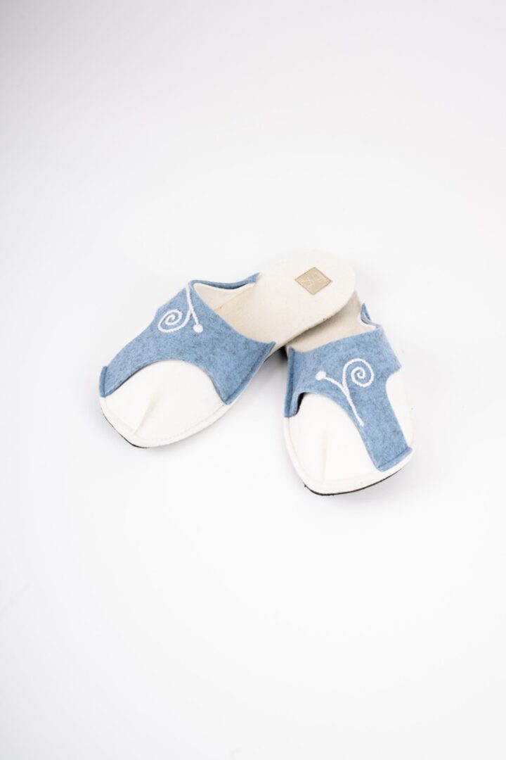 Papuče vlnené – vyšívaný vzor „špirála“