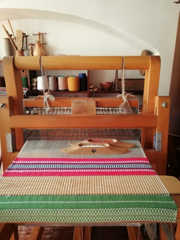 Show photo Loom Weaving Course