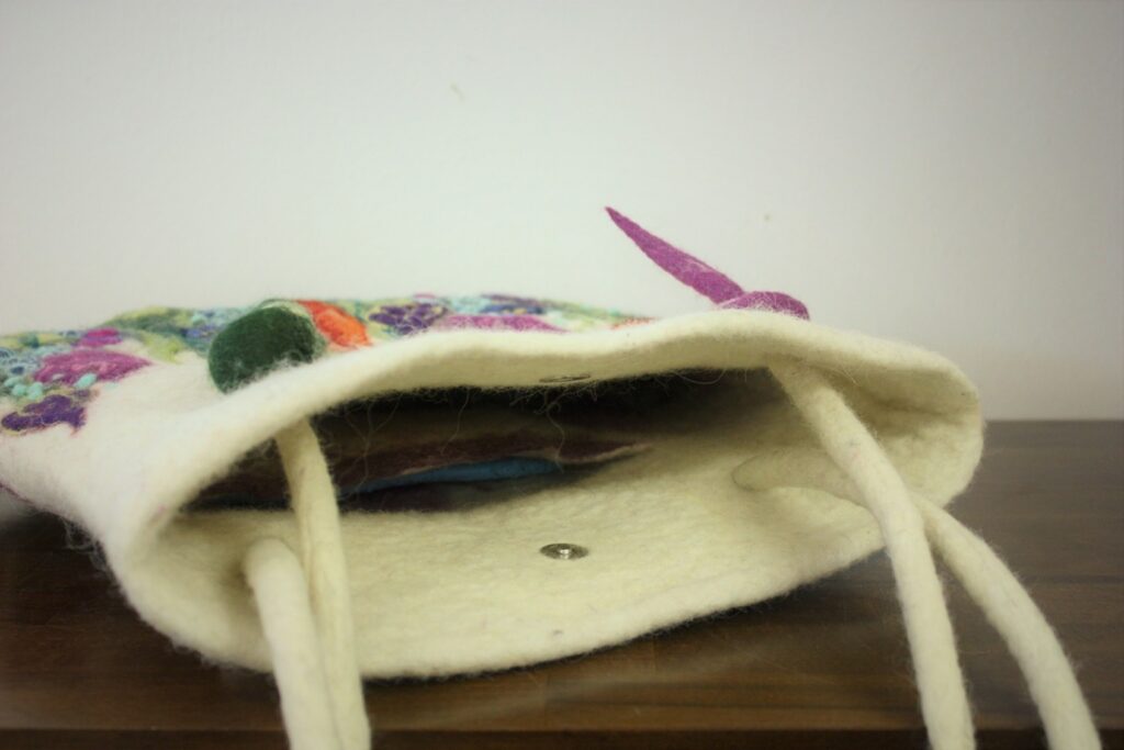 Zobraziť fotografiu Plstená kabelka