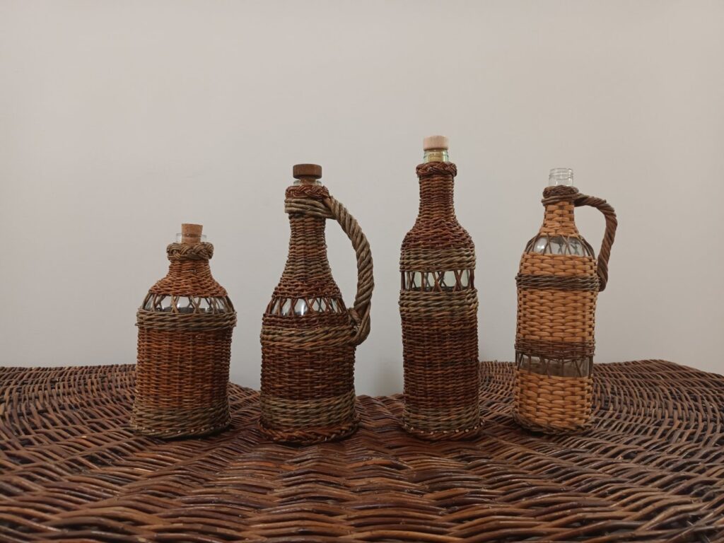 Zobraziť fotografiu Opletaná fľaša