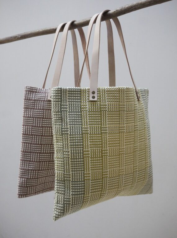 Zobraziť fotografiu Tkanie na stolových krosnách – taška