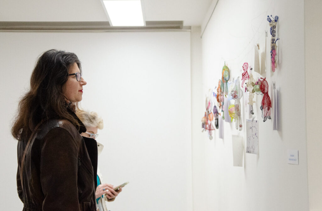 Zobraziť fotografiu Vernisáž výstavy v Dizajn štúdiu ÚĽUV vo štvrtok 19.3.2026