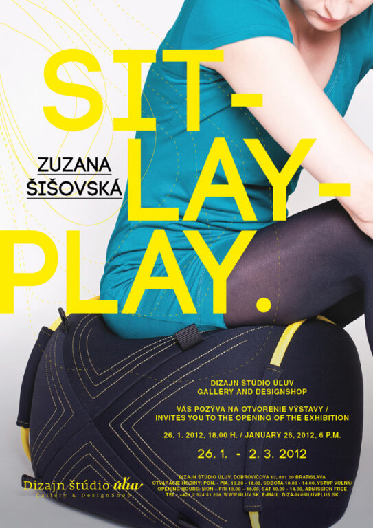 Zobraziť fotografiu Vizuál výstavy „SIT, LAY, PLAY Zuzany Šišovskej“